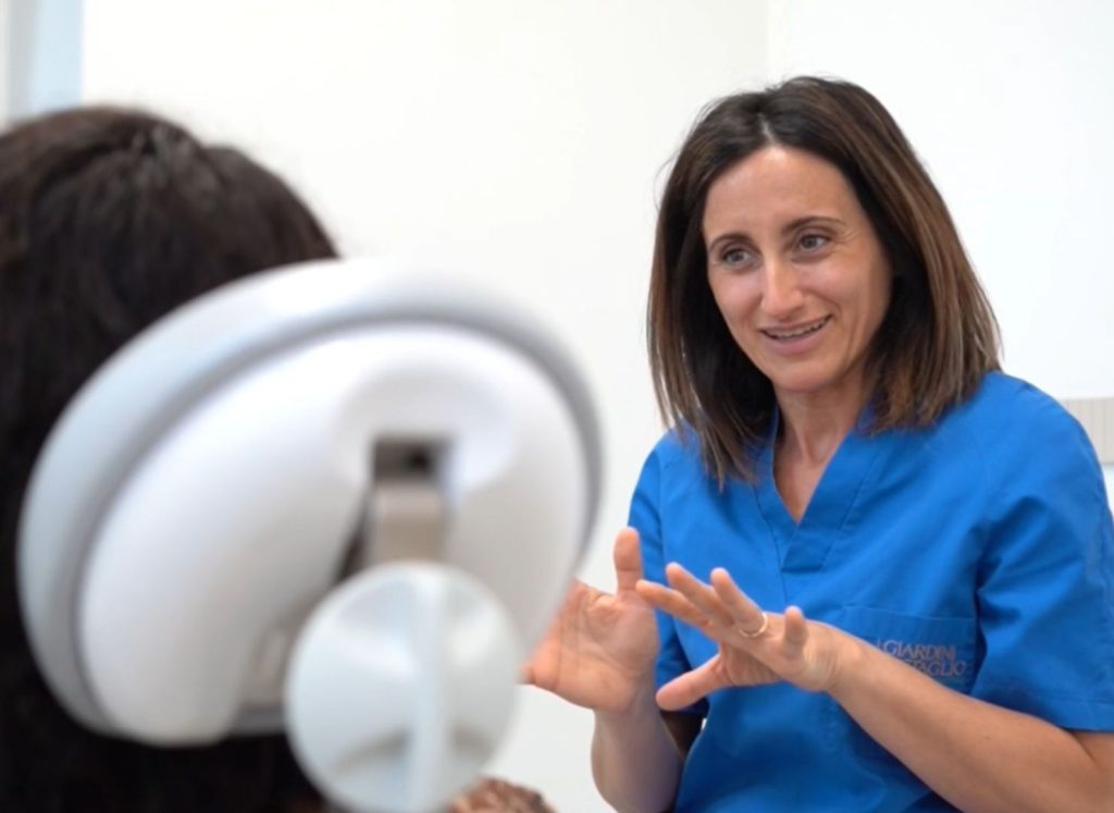 Dove Siamo 2 studio dentistico a Carrù - Come pulire apparecchio trasparente
